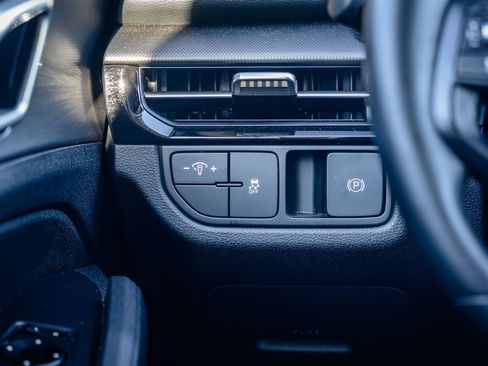 Used 2026 Kia Sportage LX w/ LX Convenience Package image 23