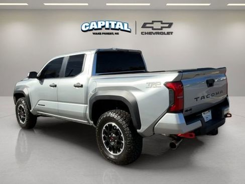 Used 2025 Toyota Tacoma TRD Off-Road image 3