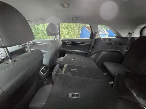 Used 2019 Kia Sorento S FWD image 5