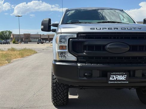 Used 2020 Ford F250 XLT AWD/4WD image 4