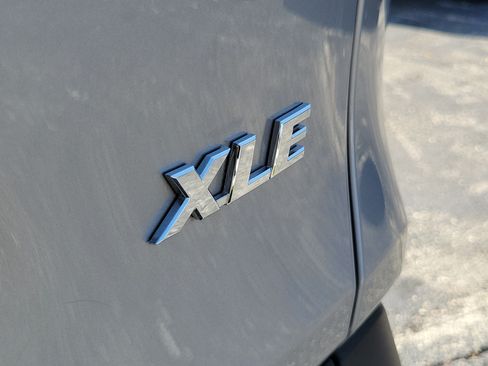Used 2024 Toyota RAV4 XLE Premium FWD image 10