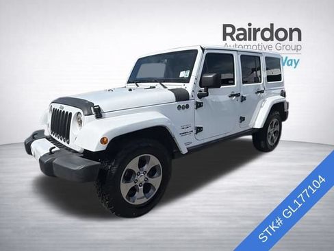 Used 2016 Jeep Wrangler Unlimited Sahara w/ Connectivity Group AWD/4WD image 3