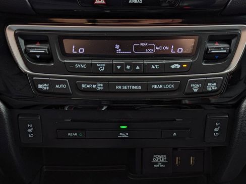 Used 2016 Honda Pilot Touring image 21