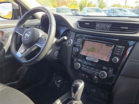 Used 2020 Nissan Rogue SL w/ Premium Package image 8