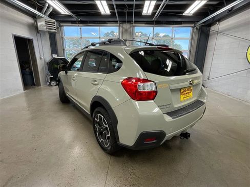 Used 2014 Subaru Crosstrek 2.0i Premium AWD/4WD image 3