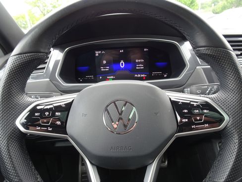 Used 2022 Volkswagen Tiguan SE R-Line AWD/4WD image 15