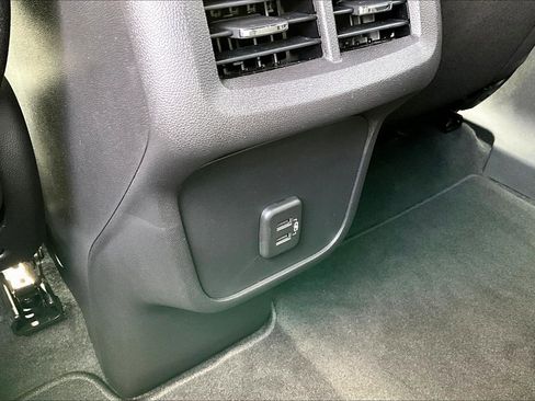 Certified 2024 Chevrolet Equinox LT image 11