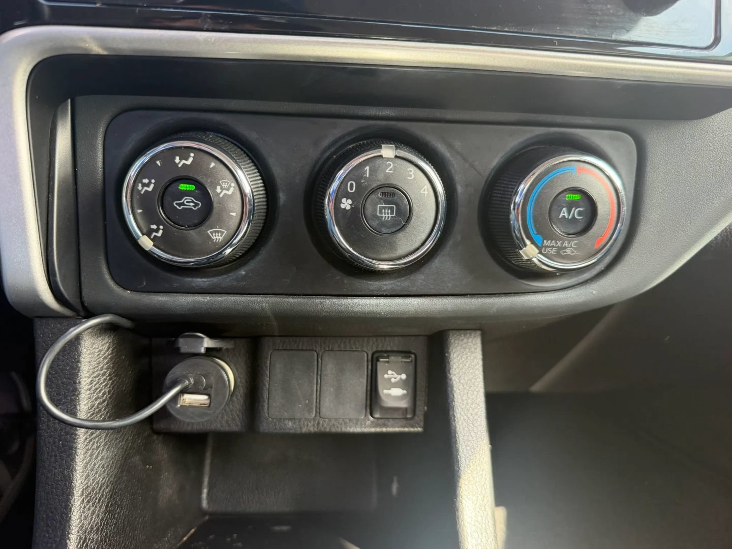 Used 2018 Toyota Corolla L w/ Protection Package FWD image 25