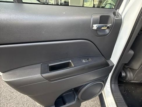 Used 2017 Jeep Patriot Sport w/ Power Value Group FWD image 21