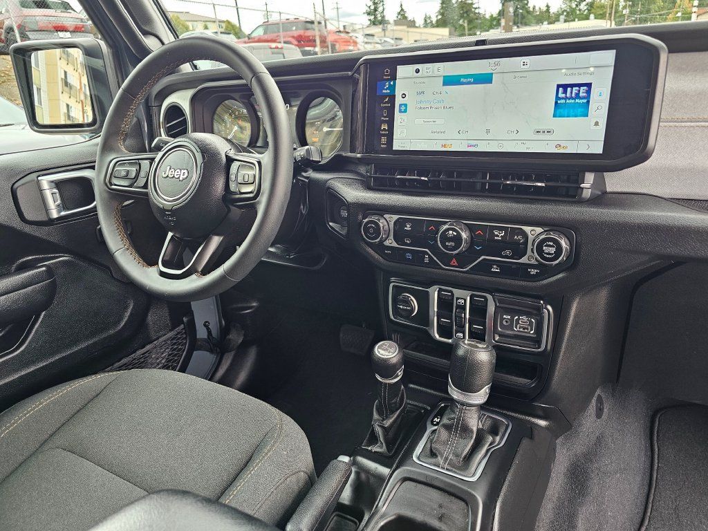 Used 2024 Jeep Wrangler Unlimited AWD/4WD image 12