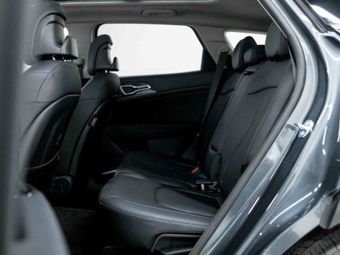 Used 2025 Kia Sportage EX w/ Premium Package image 45