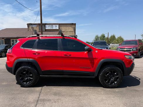 Used 2019 Jeep Cherokee Trailhawk w/ Trailer Tow Group image 2
