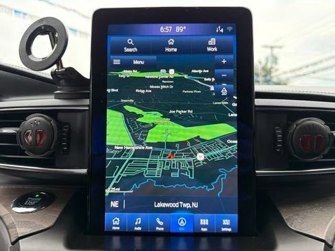 Used 2020 Ford Explorer Platinum w/ Premium Technology Package AWD/4WD image 13