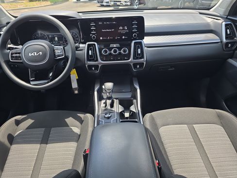 Certified 2023 Kia Sorento LX FWD image 11