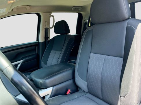 Used 2023 Nissan Titan SV w/ SV Convenience Package RWD image 20