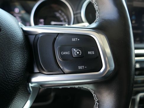 Used 2023 Jeep Wrangler Unlimited Sahara w/ Cold Weather Group AWD/4WD image 16