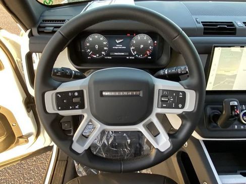Used 2025 Land Rover Defender 110 S AWD/4WD image 7