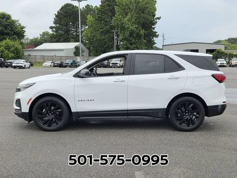 Used 2024 Chevrolet Equinox LS w/ LS Convenience Package FWD image 2