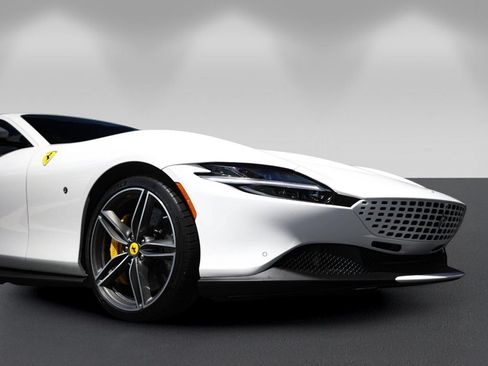 Certified 2023 Ferrari Roma RWD image 9