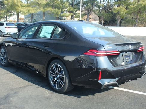 New 2026 BMW 530i xDrive w/ M Sport Package AWD/4WD image 6