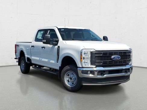 New 2026 Ford F250 XL w/ FX4 Off-Road Package AWD/4WD image 2