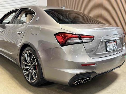Used 2021 Maserati Ghibli S GranSport RWD image 31