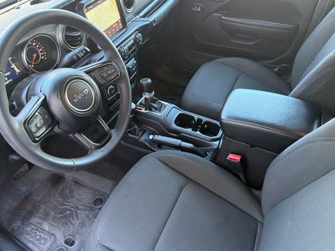 Used 2023 Jeep Gladiator Sport AWD/4WD image 11