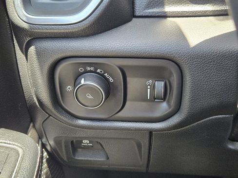 Used 2024 RAM 1500 Laramie RWD image 24