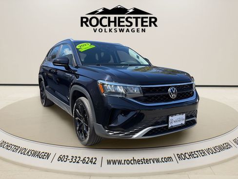 Used 2023 Volkswagen Taos SE AWD/4WD image 11