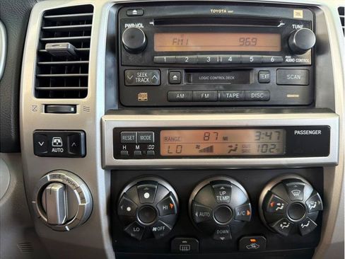 Used 2004 Toyota 4Runner Sport AWD/4WD image 18