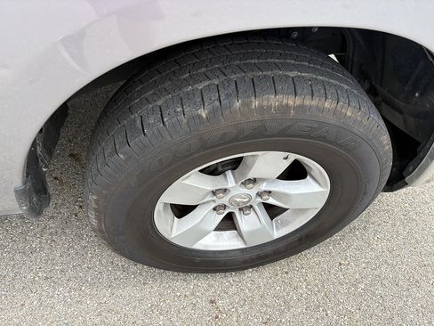 Used 2024 RAM 1500 Classic SLT AWD/4WD image 12