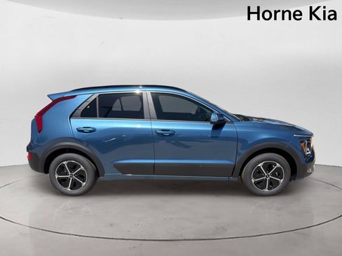 New 2026 Kia Niro EX FWD image 3