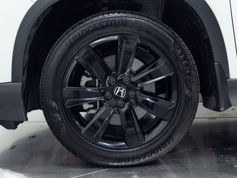 Used 2025 Honda Pilot Black Edition image 29