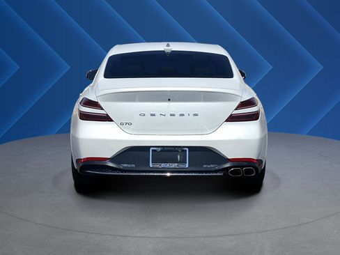 Used 2022 Genesis G70 2.0T RWD image 4