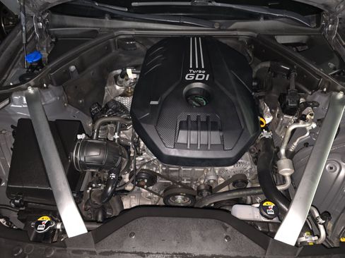 Used 2023 Genesis G70 2.0T image 13