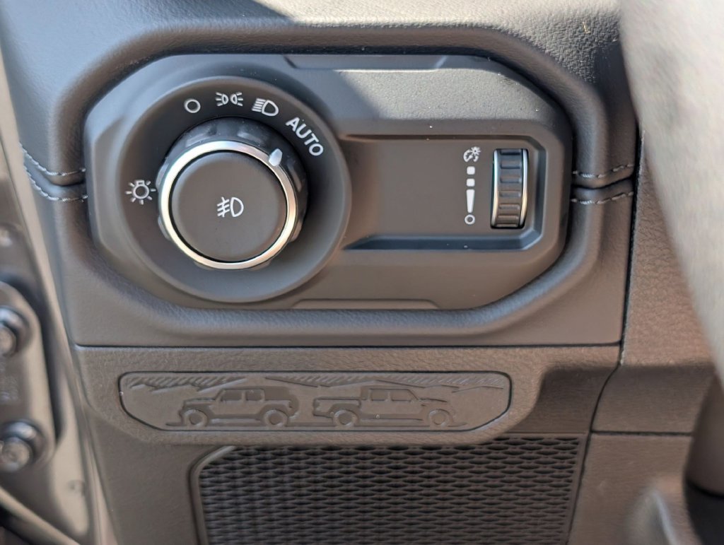 New 2026 Jeep Wrangler Unlimited Sahara AWD/4WD image 13