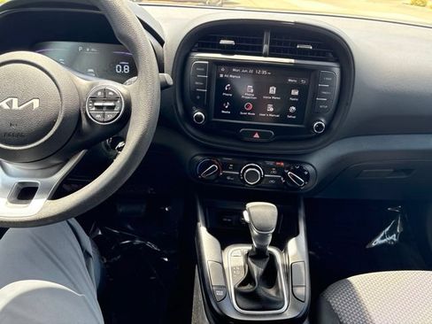 Used 2025 Kia Soul LX FWD image 35