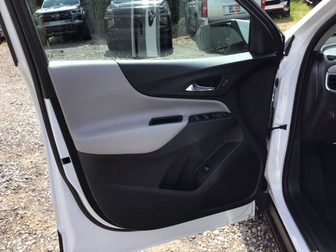 Used 2022 Chevrolet Equinox LT FWD image 11