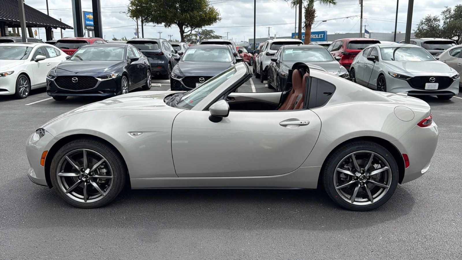 Used 2023 MAZDA MX-5 Miata Grand Touring RWD image 13