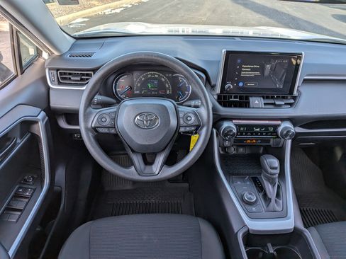 Certified 2025 Toyota RAV4 LE image 24
