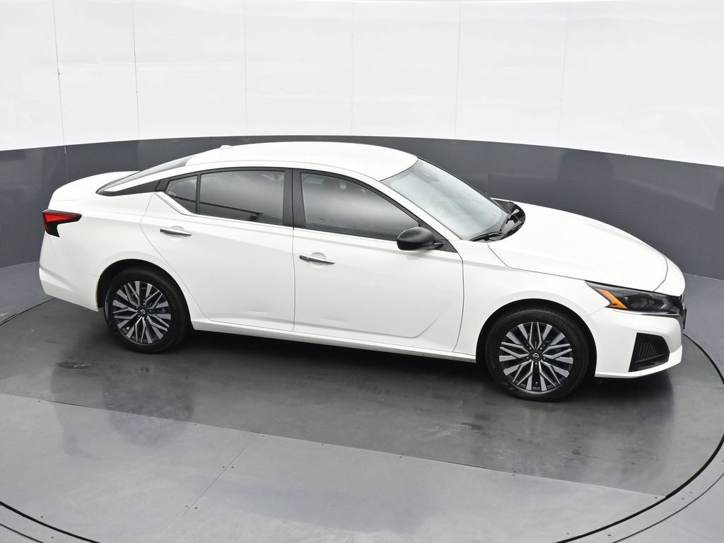 Used 2025 Nissan Altima 2.5 SV AWD/4WD image 23