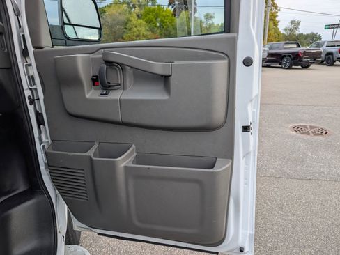 Used 2024 Chevrolet Express 2500 w/ Driver Convenience Package image 21