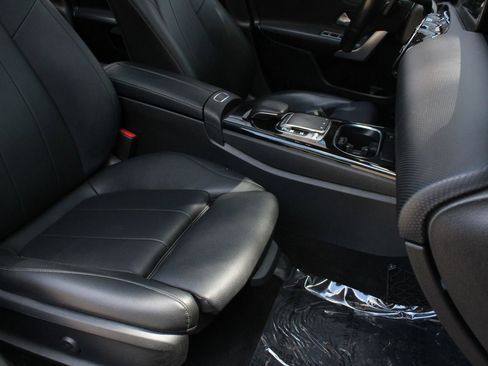 Used 2019 Mercedes-Benz A 220 4MATIC image 28