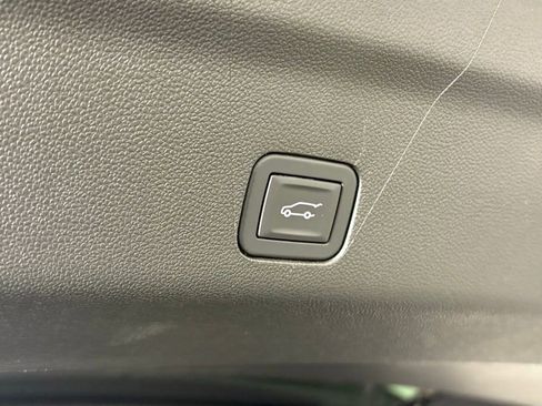 Used 2025 Chevrolet Tahoe LT image 46