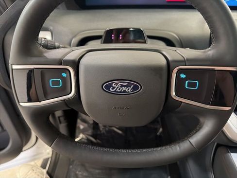 Used 2025 Ford Expedition Active image 13