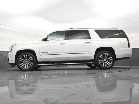 Used 2020 GMC Yukon XL Denali w/ Denali Ultimate Package RWD image 25