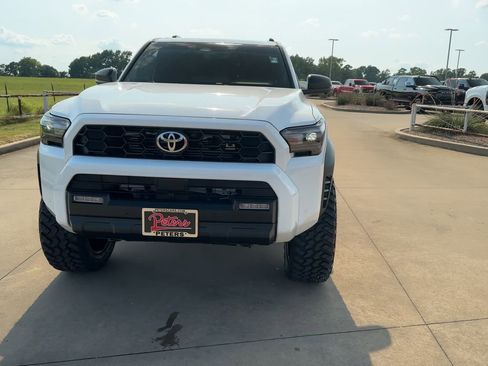Used 2025 Toyota 4Runner TRD Off-Road Premium image 4