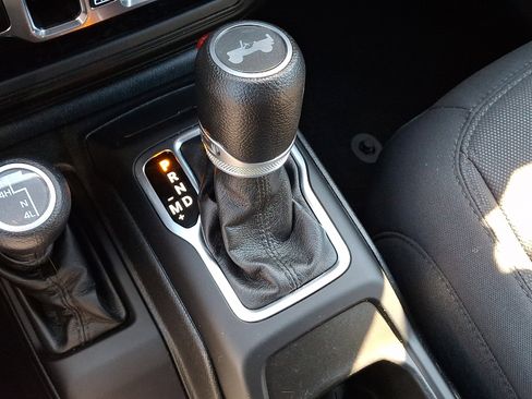 Used 2023 Jeep Wrangler Unlimited Sport AWD/4WD image 14