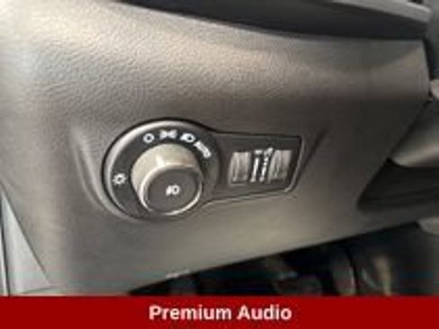 Used 2024 Jeep Compass Latitude AWD/4WD image 9