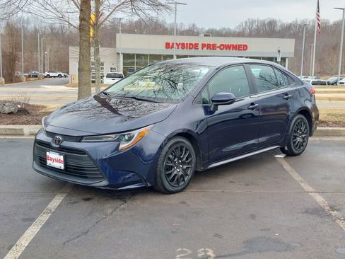 Used 2023 Toyota Corolla LE image 6